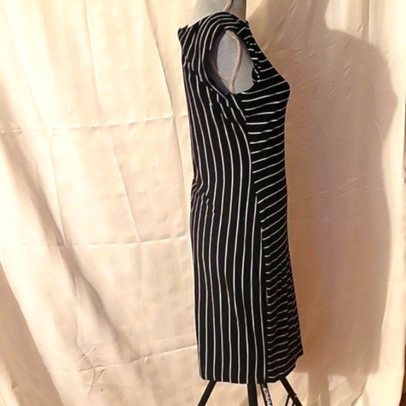 Calvin Klein Woman's Black and White Striped Jersey Midi Dress, Size: 6 - Picture 2 of 5